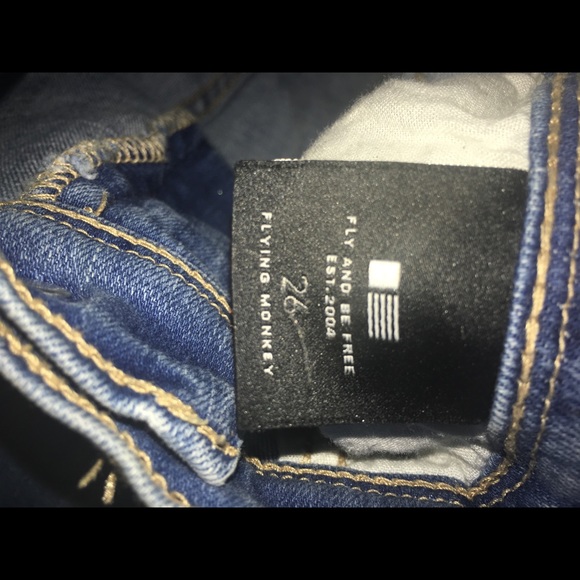 Buckle capris - Picture 6 of 6